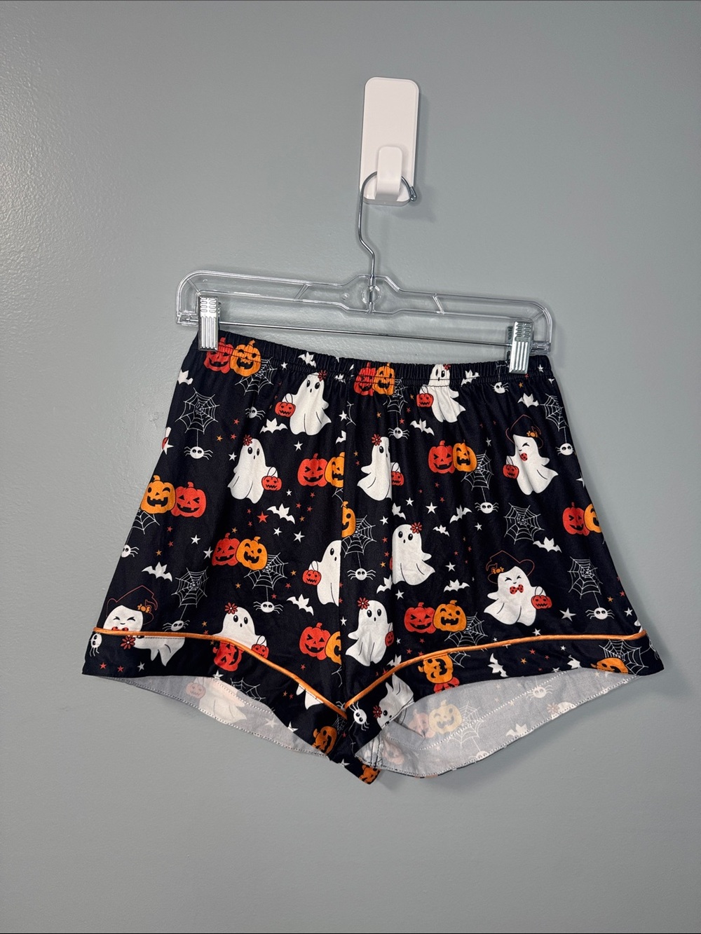 Halloween Women's Black Ghost/Pumpkin Print Pajama Shorts Sz L